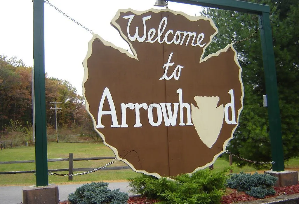 Arrowhead Camping Resort Cabin 1-1